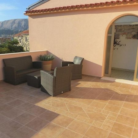 באסקה Apartment And Rooms Kristina מראה חיצוני תמונה