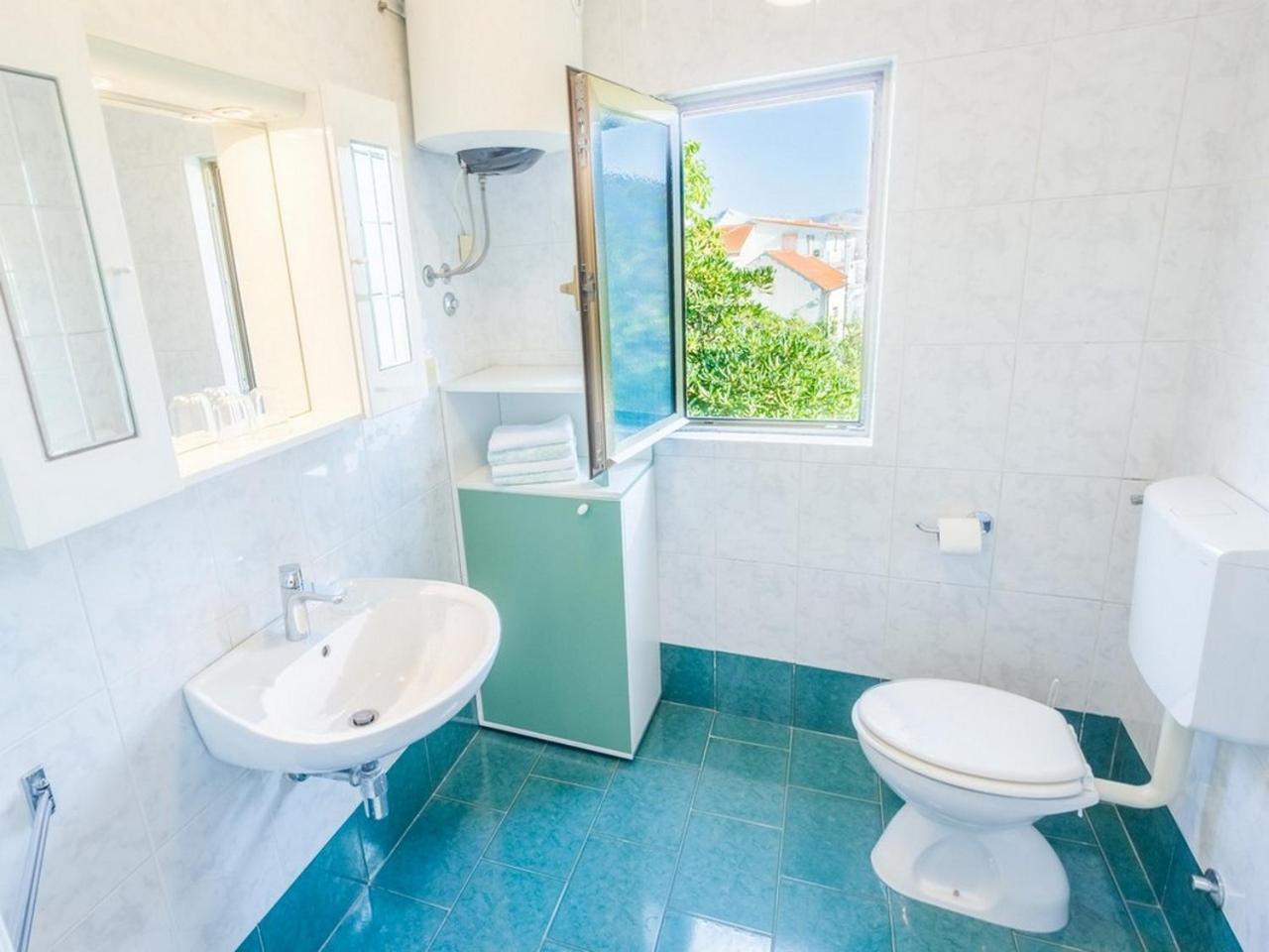באסקה Apartment And Rooms Kristina מראה חיצוני תמונה