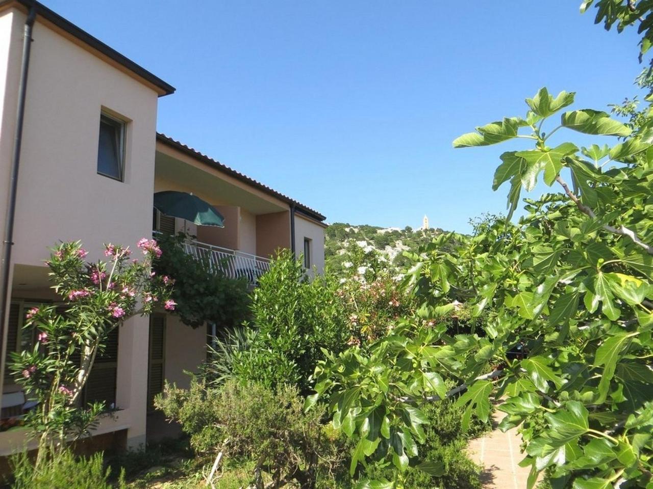 באסקה Apartment And Rooms Kristina מראה חיצוני תמונה