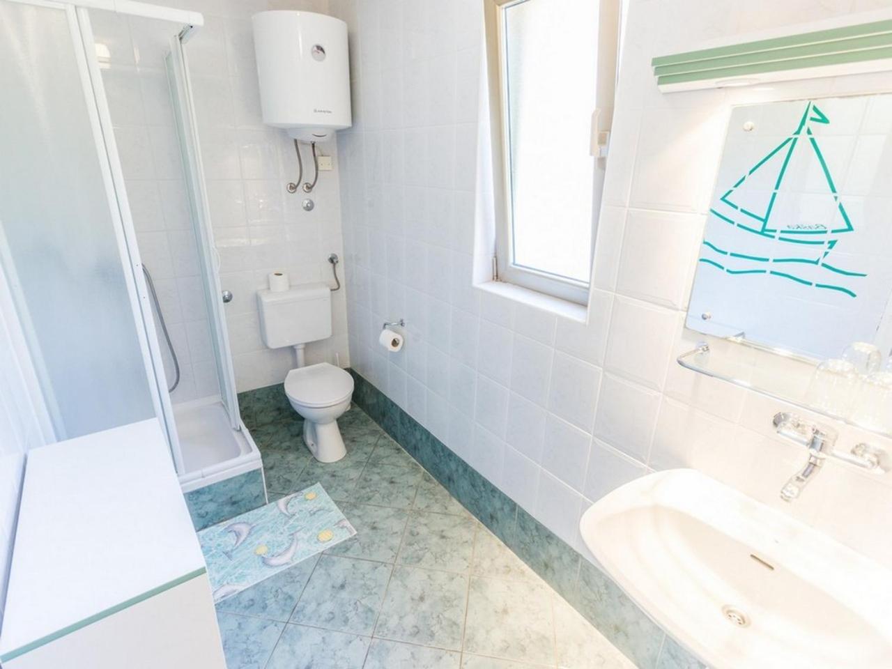 באסקה Apartment And Rooms Kristina מראה חיצוני תמונה
