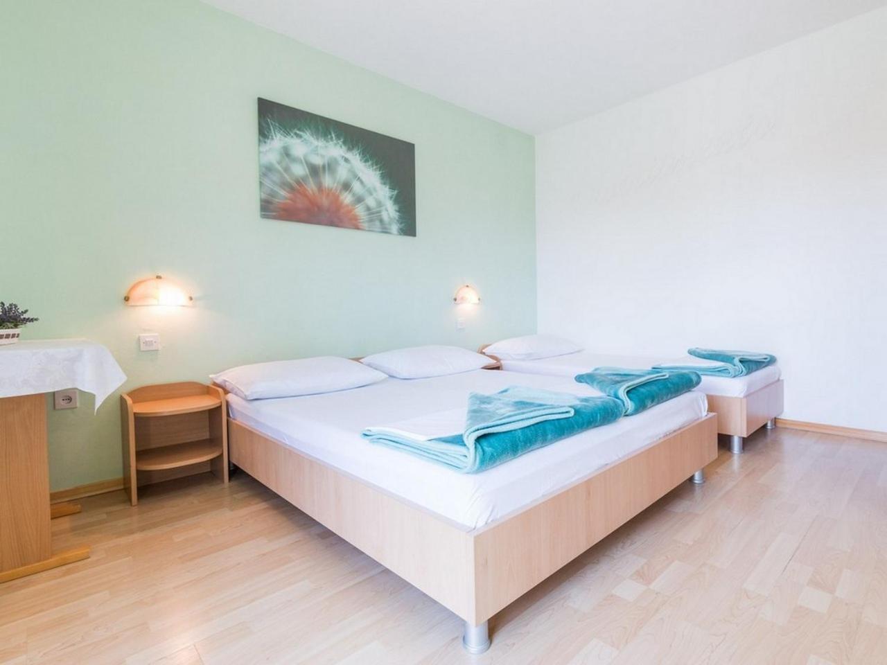 באסקה Apartment And Rooms Kristina מראה חיצוני תמונה