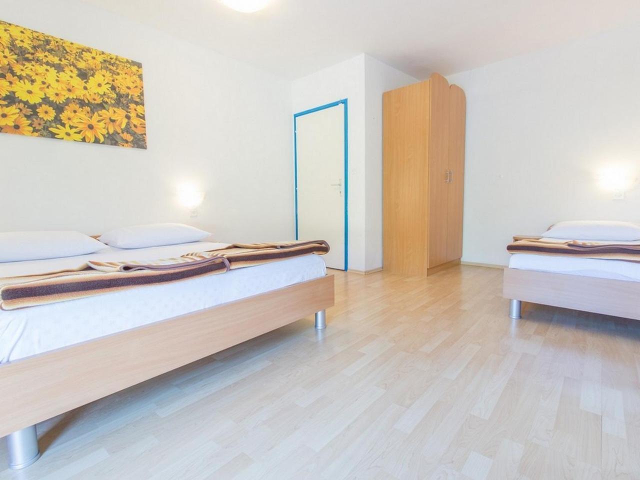 באסקה Apartment And Rooms Kristina מראה חיצוני תמונה