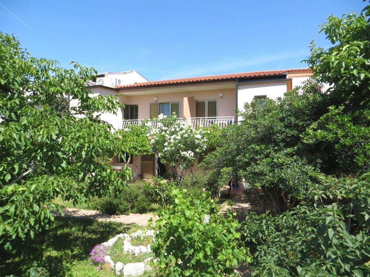 באסקה Apartment And Rooms Kristina מראה חיצוני תמונה