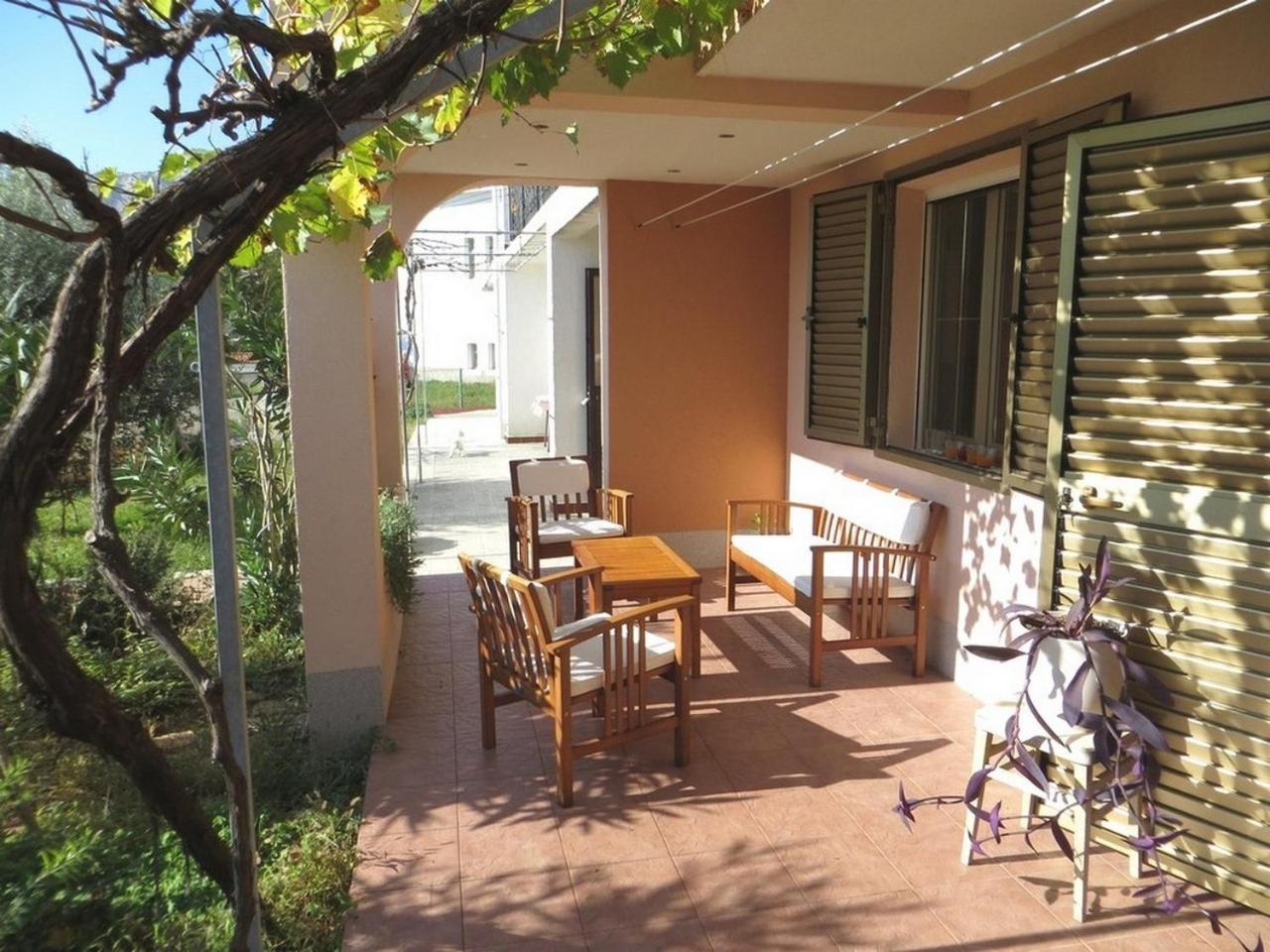 באסקה Apartment And Rooms Kristina מראה חיצוני תמונה