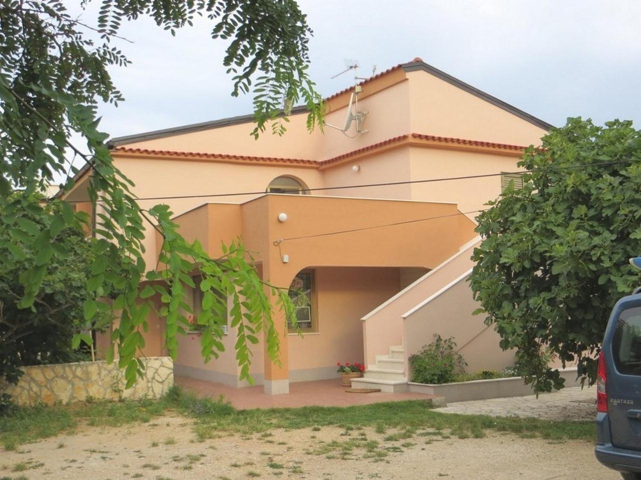 באסקה Apartment And Rooms Kristina מראה חיצוני תמונה