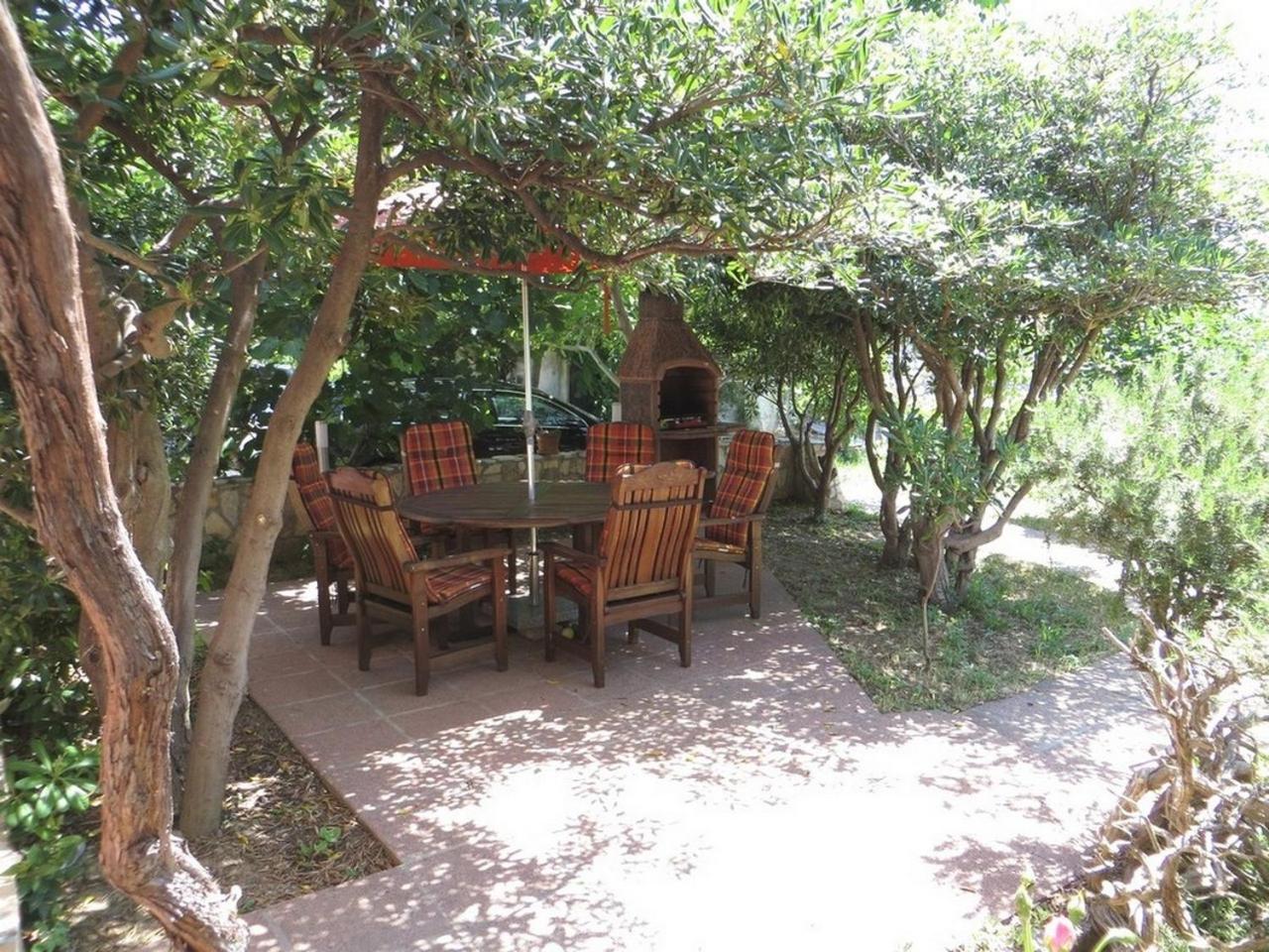באסקה Apartment And Rooms Kristina מראה חיצוני תמונה